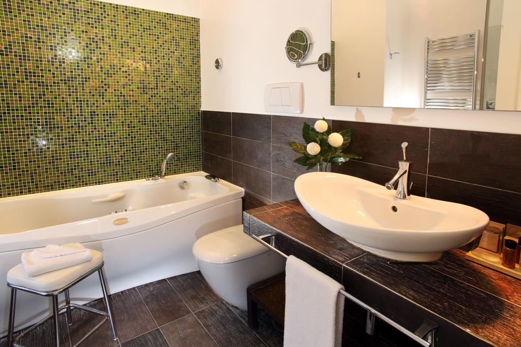 Vivaldi Luxury Rooms Рим Екстер'єр фото