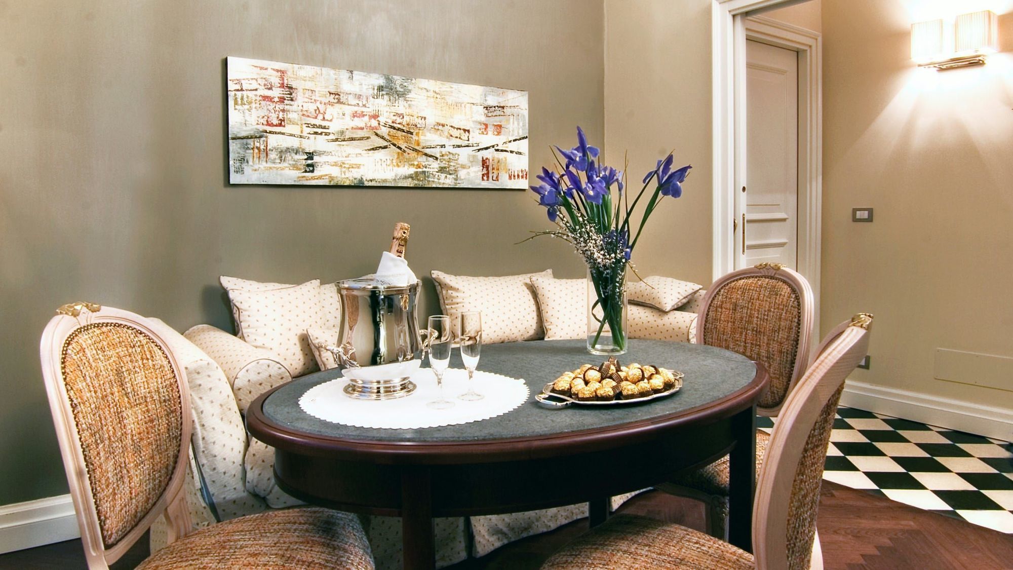 Vivaldi Luxury Rooms Рим Екстер'єр фото
